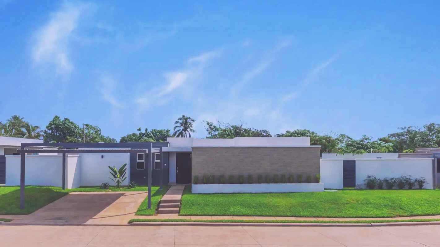 Frontal Modelo Hamton Propiedad en Venta Estancia Santo DOmingo